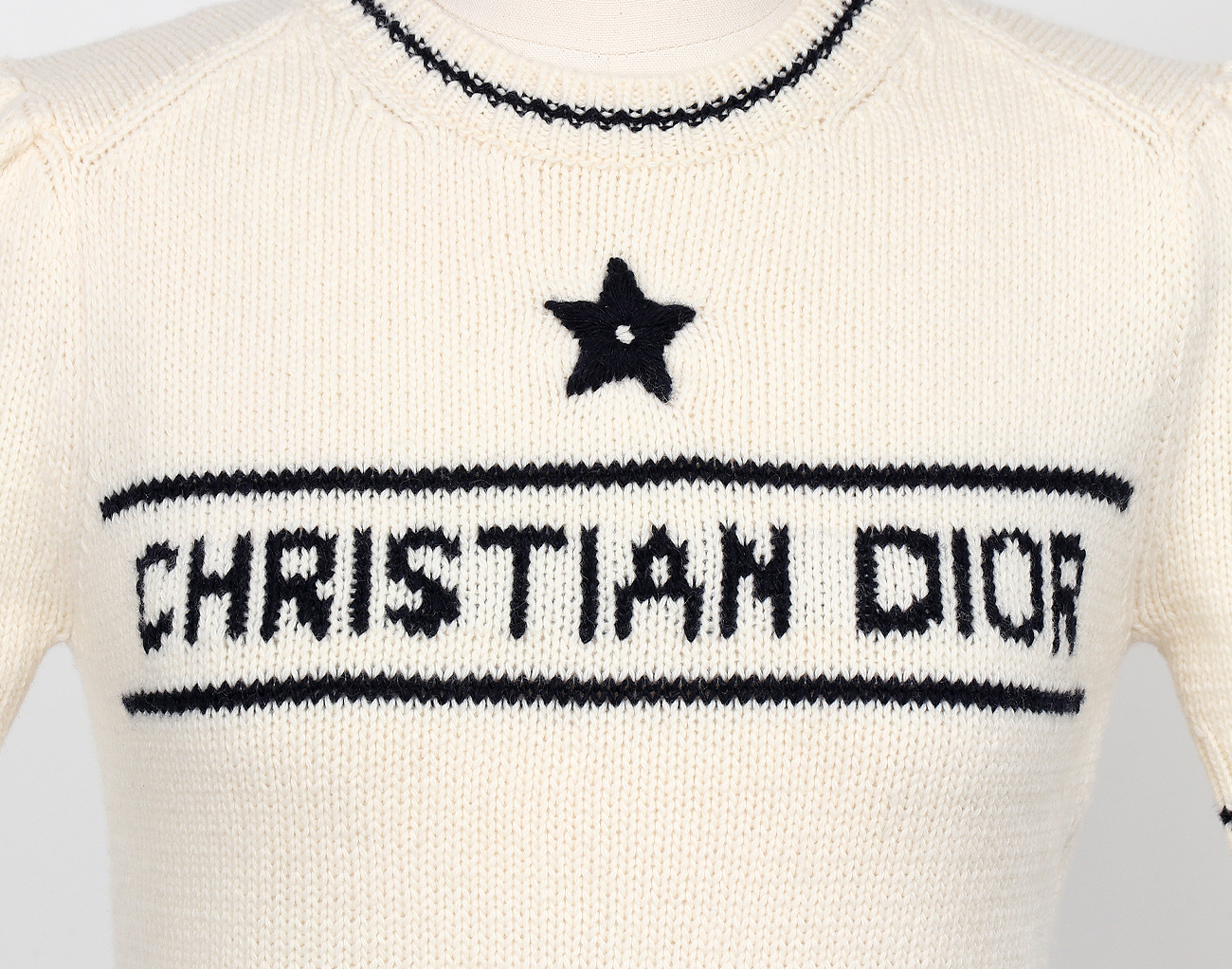 디올 크리스찬 디올 숏슬리브 스웨터 에크루 36