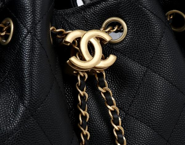 샤넬 25백 스몰 블랙 금장 캐비어