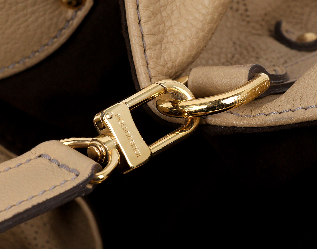 루이비통 베이지 마히나 L 숄더