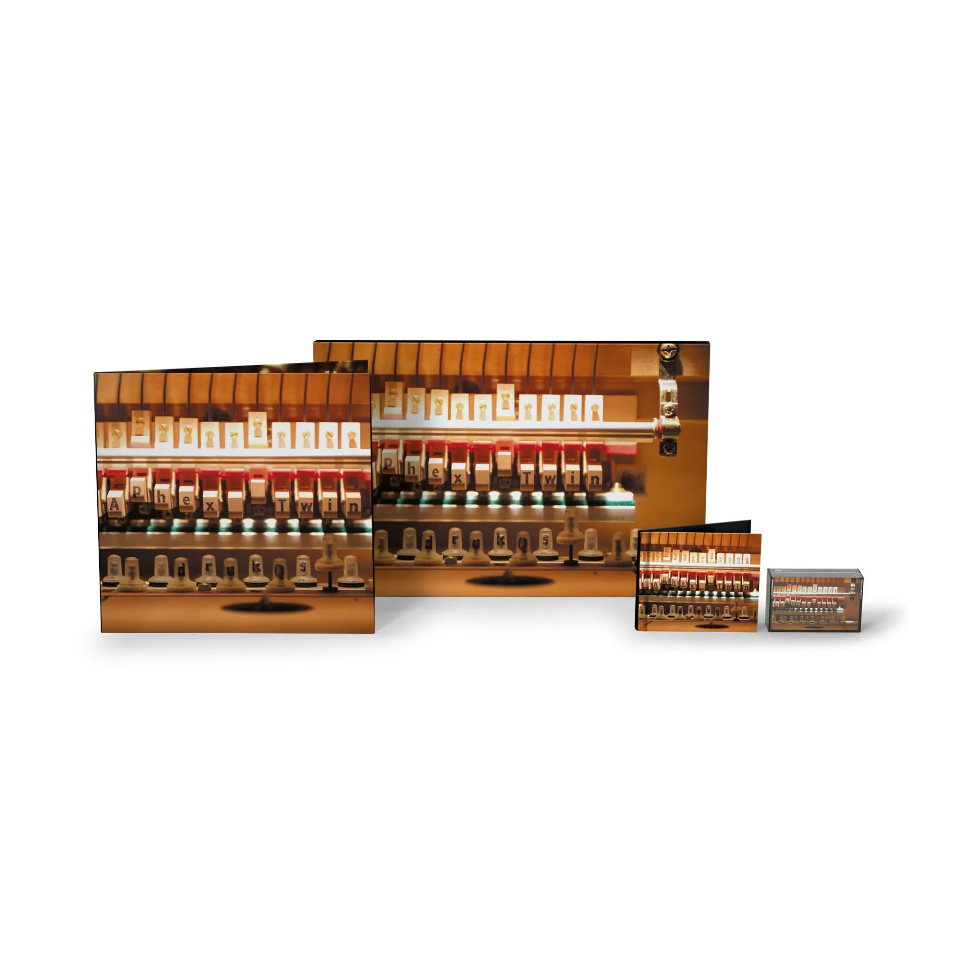 김성일의 #밴드 에이펙스 트윈(Aphex Twin)이 2001 발매(절판)작 [Drukqs]를, 25주년을 맞아 와프 레코드즈(Warp Records)에서 재발매합니다. 이미지