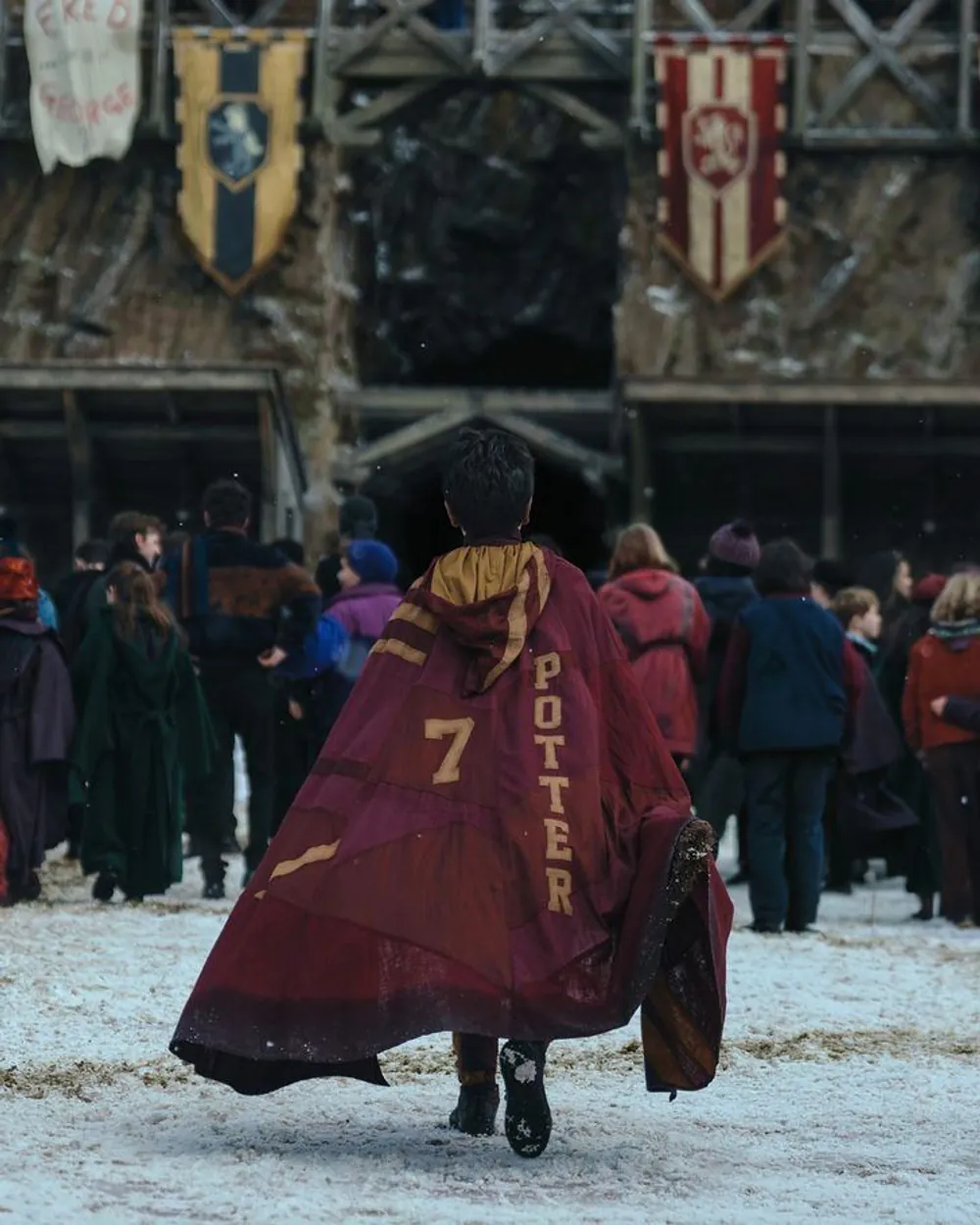 김성일의 12월 25일에 HBO & HBO MAX에서 공개될 해리포터 #드라마 의 쇼케이스가 한국 시간으로 09월 02일 새벽 1시에 유튜브와 틱톡을 통해 생방송됩니다. 시즌(* 시즌1은 8개 에피소드, [해리 포터와 마법사... 이미지