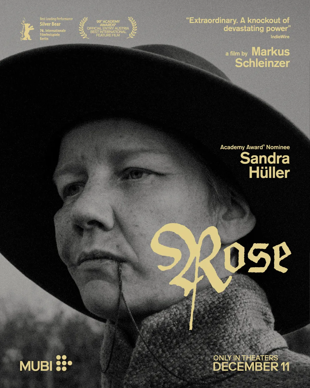 김성일의 배우 산드라 휠러(Sandra Hüller, 이번 작품으로 베를린국제영화제에서 최우수 주연상 은곰상을 받았습니다.) 분의 주연작 #영화 [로즈(ROSE)] 공식 예고편입니다. 작품은 17세기 독일을 배경으로 하는 역... 이미지