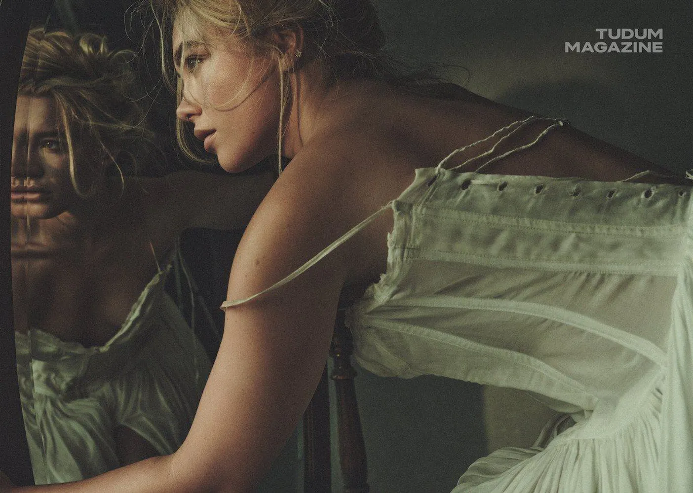 김성일의 #넷플릭스 #드라마 [에덴의 동쪽(East of Eden)] 공개를 앞두고 투둠 매거진(Tudum Magazine) 화보를 장식한 배우, 플로렌스 퓨(FLORENCE PUGH) 분. 이미지