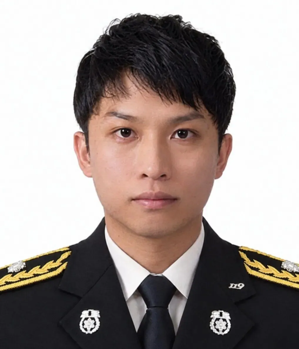 김성일의 부천 공장 화재에 운명을 달리하신, 고 김진석 부천소방서 소방위님 애쓰셨습니다. 삼가 고인의 명복을 빕니다. 이미지