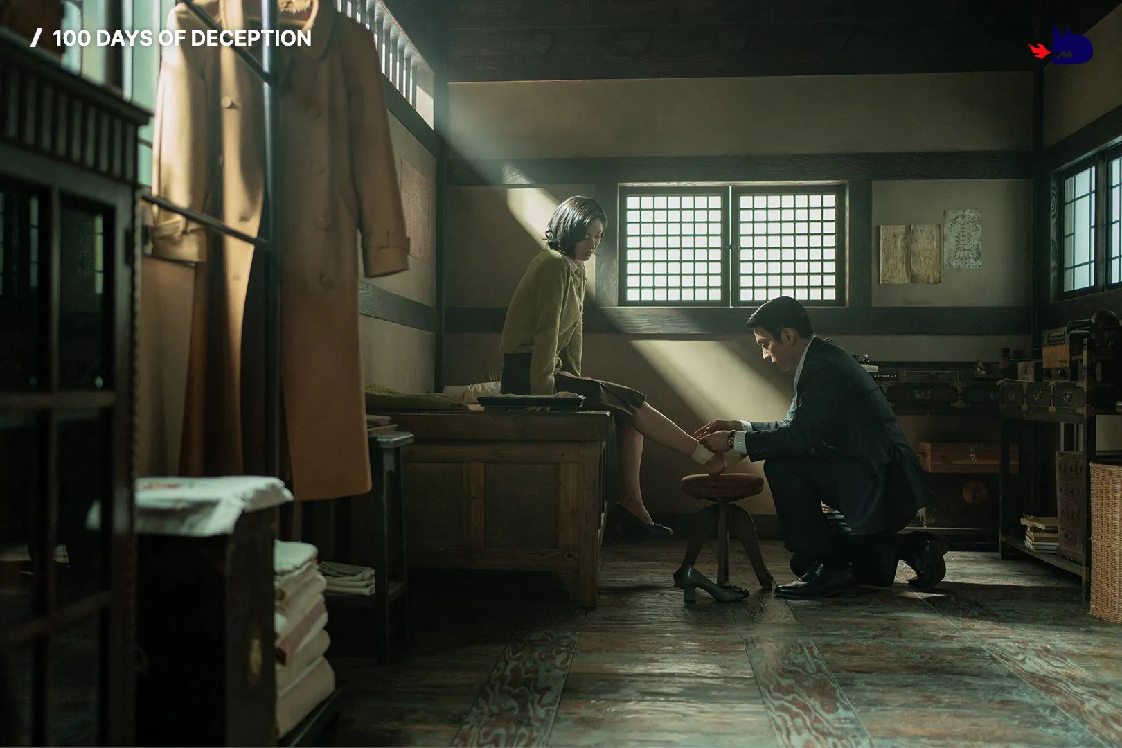 김성일의 제작사 '스튜디오드래곤(* @studiodragonKR)' 공식 엑스 플랫폼에 #tvN #드라마 [100일의 거짓말(100 Days of Deception)] 추가 스틸 컷이 공개되었습니다. 이미지