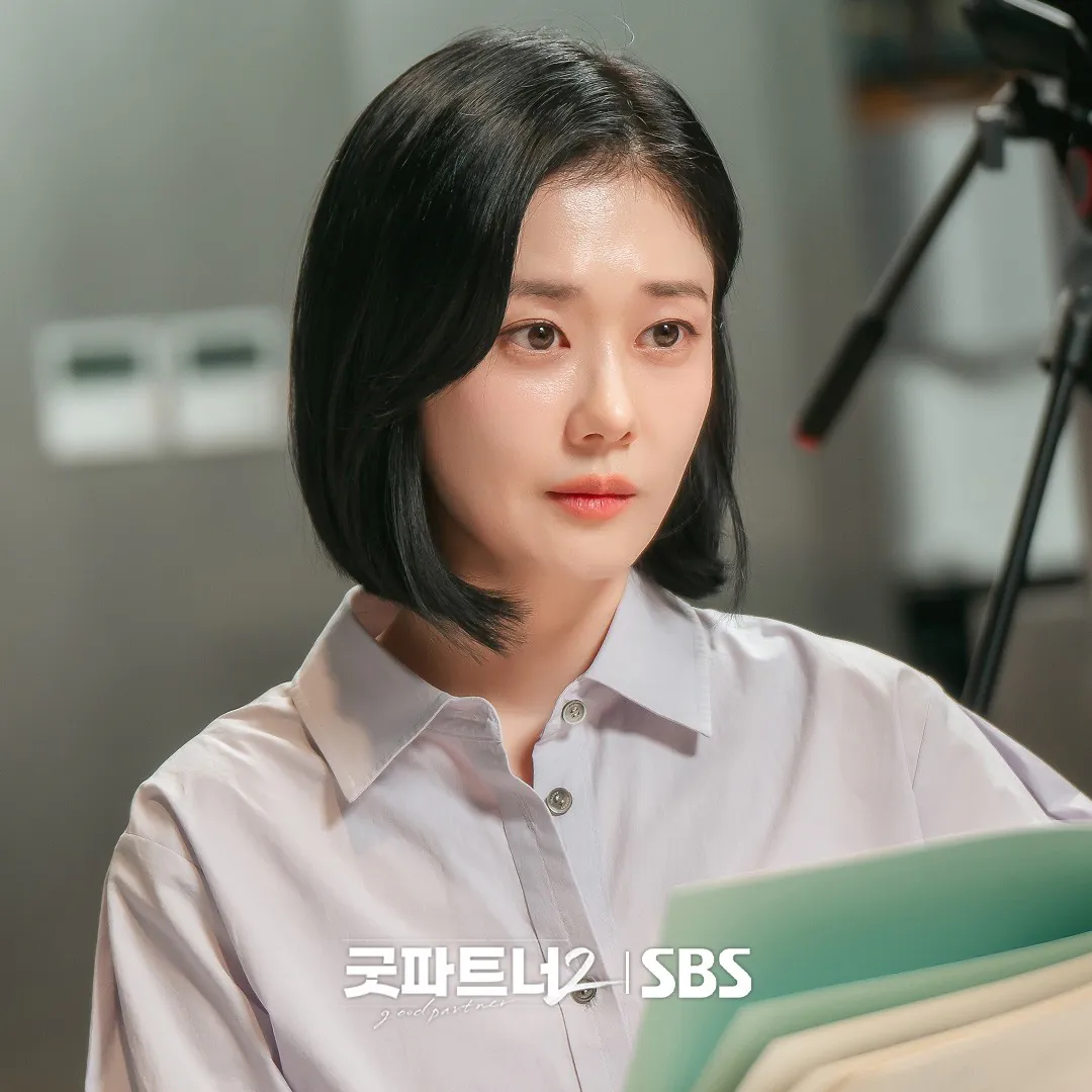 김성일의 11월 20일부터 #SBS 에서 방영할 #드라마 [굿파트너2] 대본 리딩 사진이 공개되었습니다. 이미지