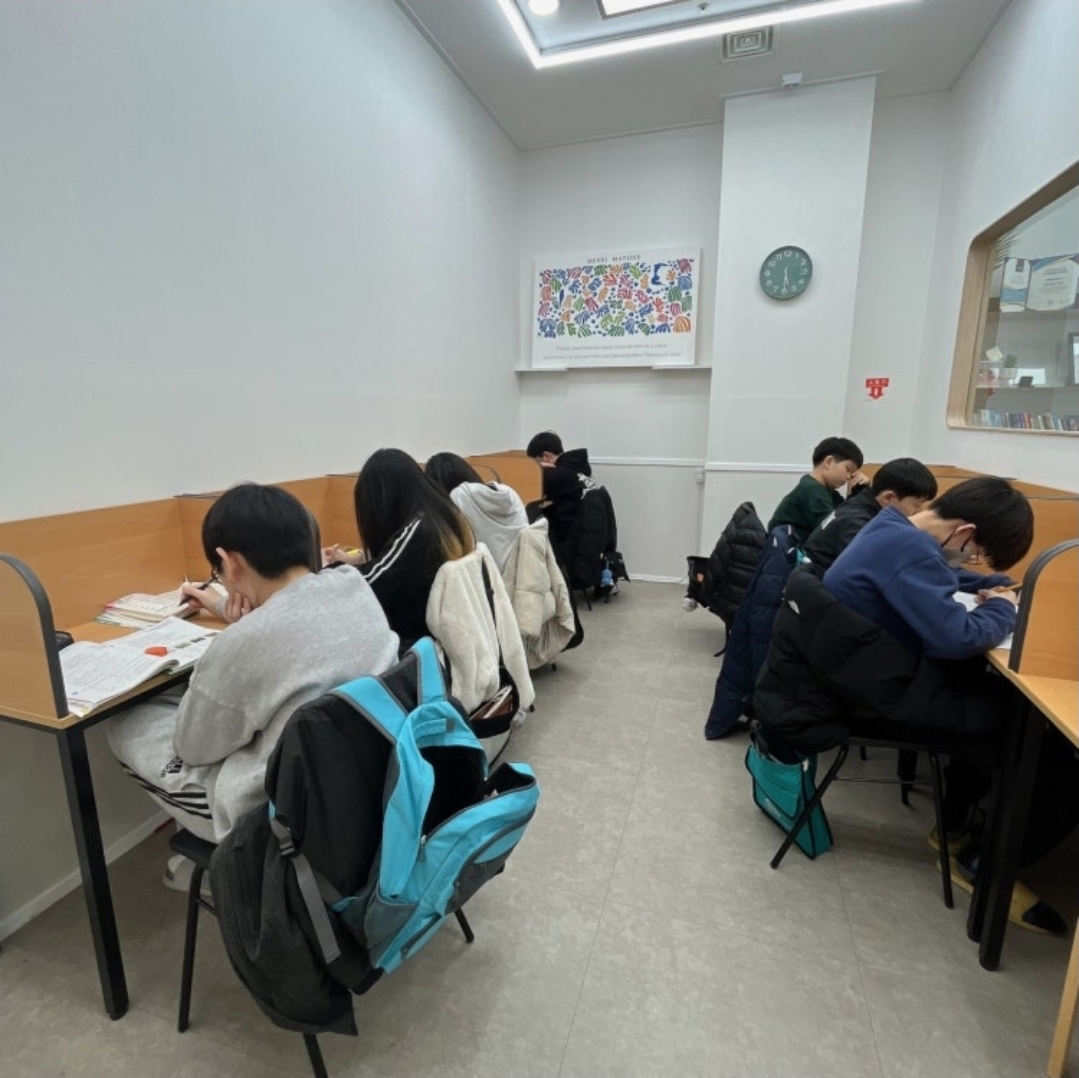 잉글리시아이이루다학원