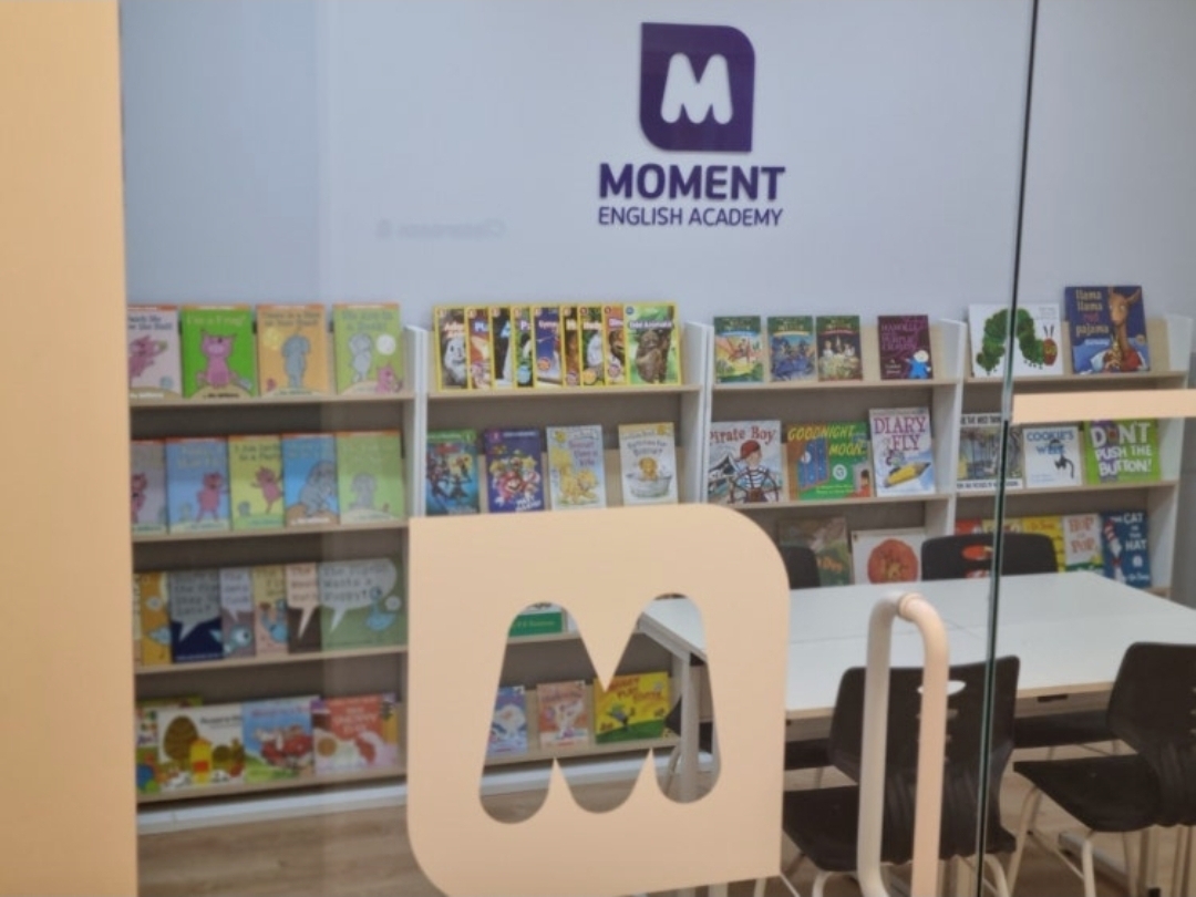 모먼트어학원