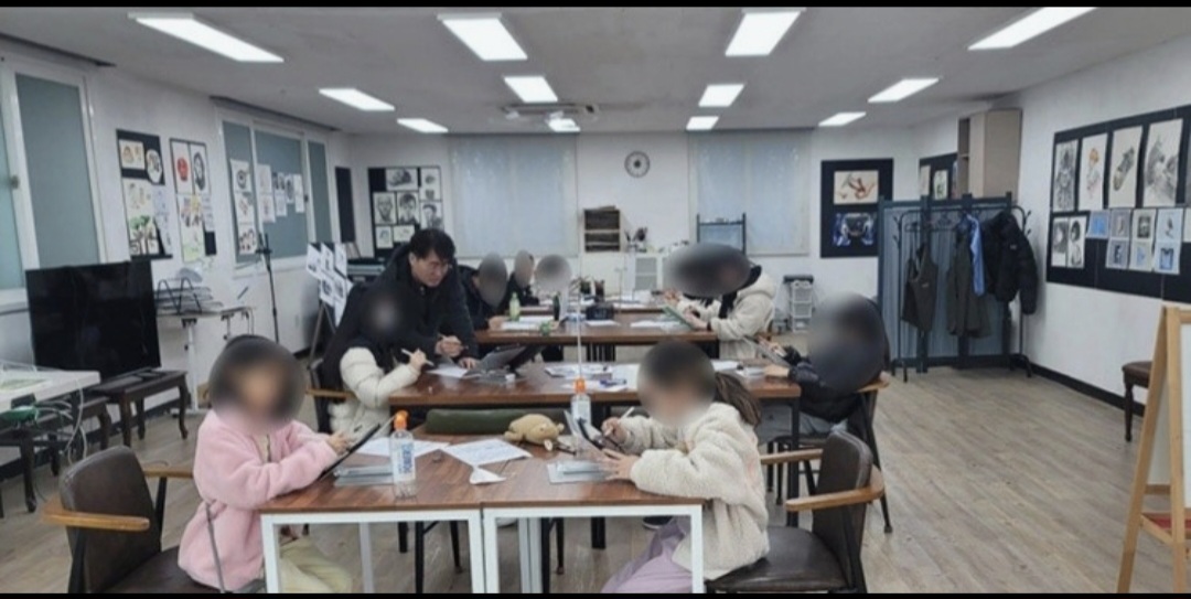 구르는돌 일러스트학원