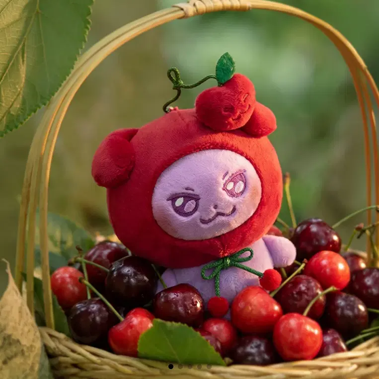 MIGHTEEZ saniyo FRUIT PLUSH KEYRING BERRY BREEZY FAIRY