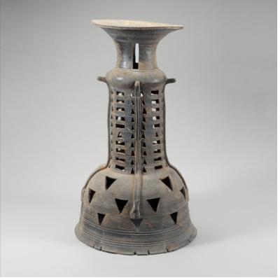 ▲ 남원두락리 도기그릇받침.